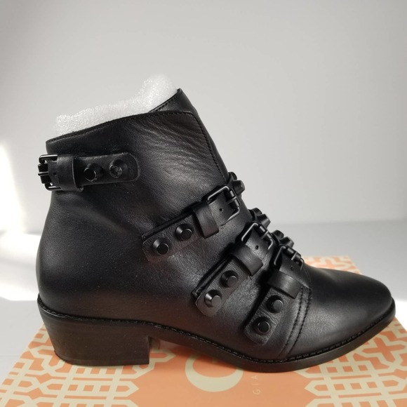 Gianni Bini Black Leather Studded Buckle Side Zip MOTO Ankle Boots NEW 6 1/2 - Picture 1 of 6